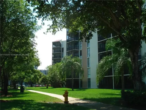 3101 N Country Club Drive Aventura FL 33180