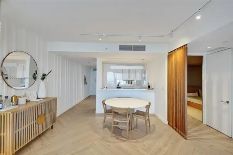 2201 Collins Avenue Miami Beach FL 33139