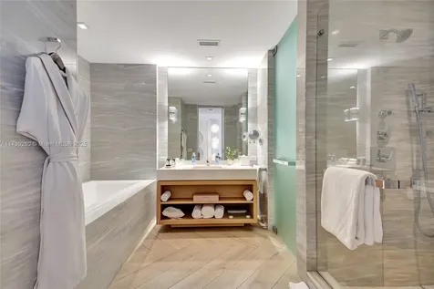 2201 Collins Avenue Miami Beach FL 33139