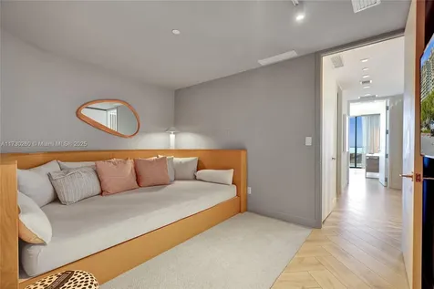 2201 Collins Avenue Miami Beach FL 33139