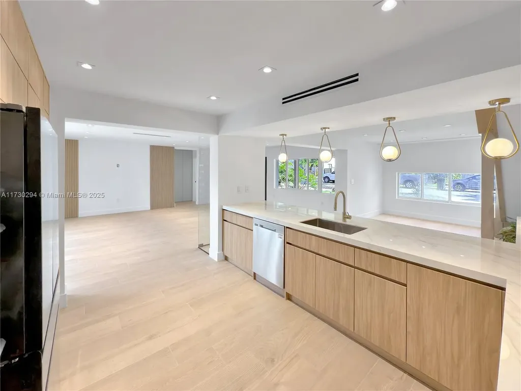 729 NE 17th Terrace Fort Lauderdale FL 33304