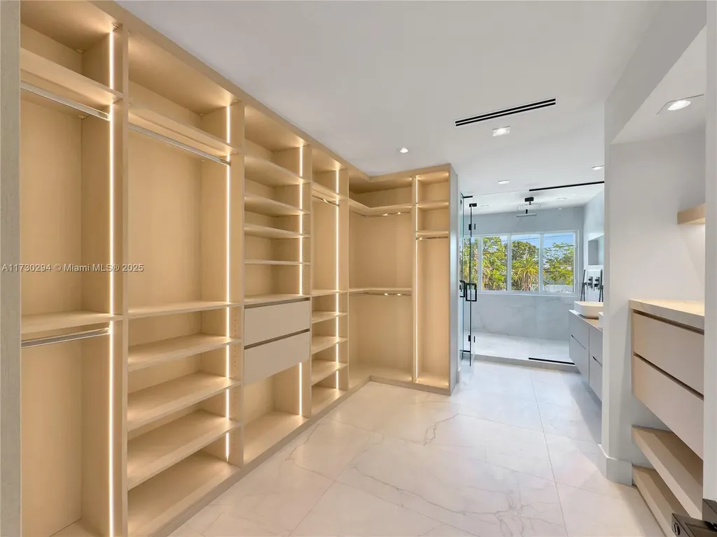 729 NE 17th Terrace Fort Lauderdale FL 33304