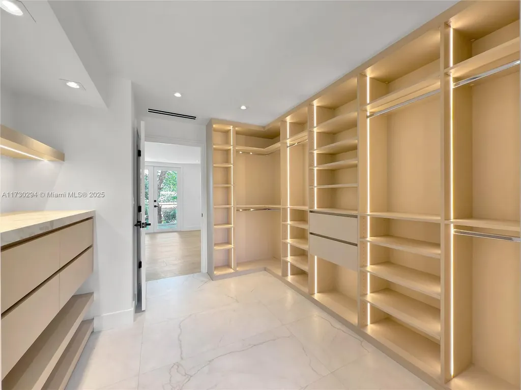 729 NE 17th Terrace Fort Lauderdale FL 33304