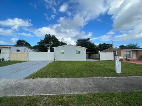 1331 N 69th Way Hollywood FL 33024
