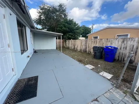 1331 N 69th Way Hollywood FL 33024