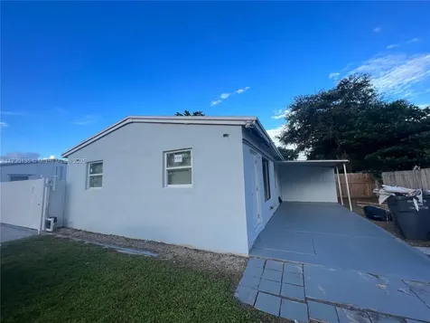 1331 N 69th Way Hollywood FL 33024