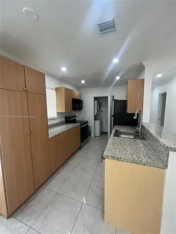 1331 N 69th Way Hollywood FL 33024