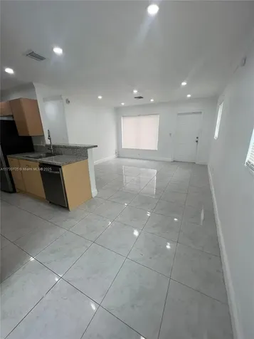 1331 N 69th Way Hollywood FL 33024