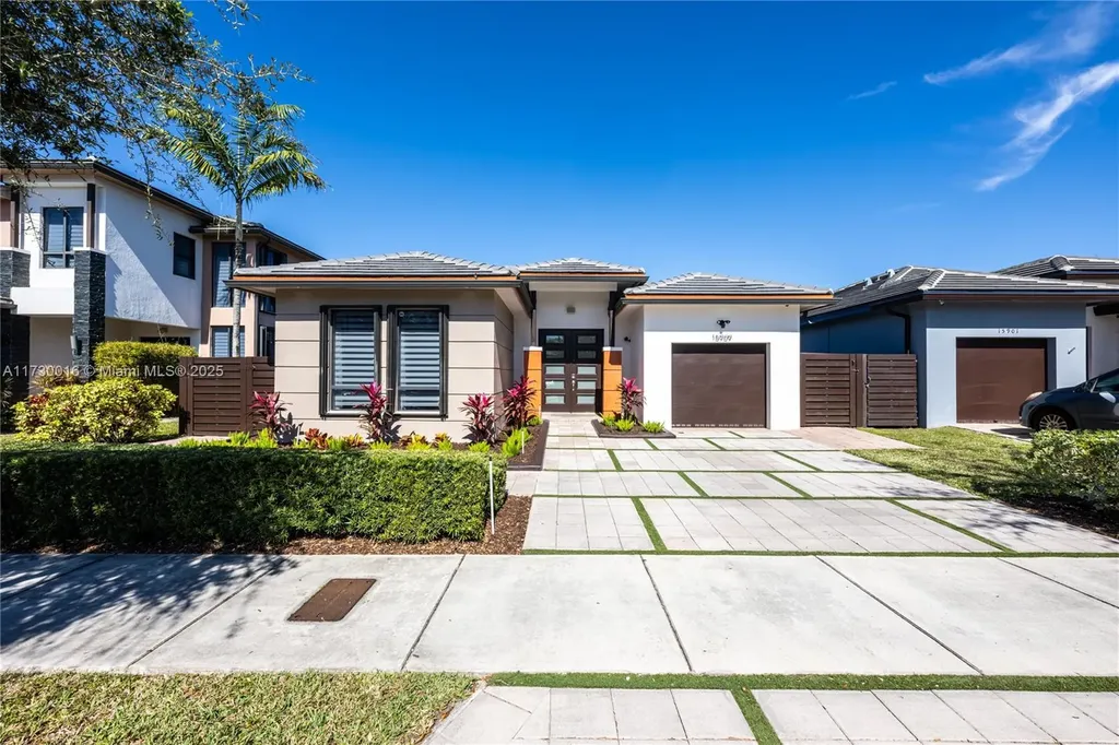 15909 SW 136th Way Miami FL 33196