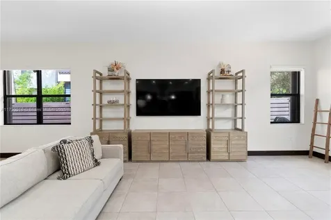 15909 SW 136th Way Miami FL 33196