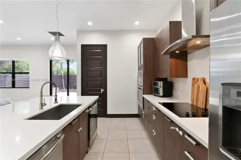 15909 SW 136th Way Miami FL 33196