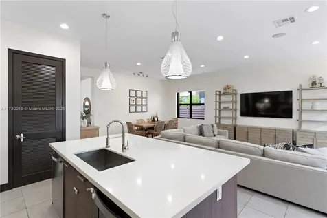 15909 SW 136th Way Miami FL 33196