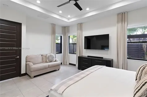 15909 SW 136th Way Miami FL 33196