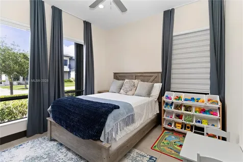 15909 SW 136th Way Miami FL 33196