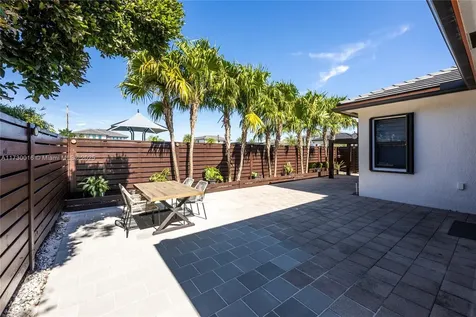 15909 SW 136th Way Miami FL 33196