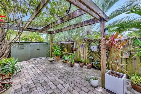 1401 NE 33rd Street Oakland Park FL 33334