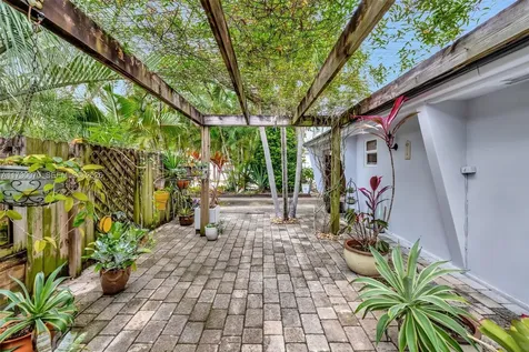 1401 NE 33rd Street Oakland Park FL 33334