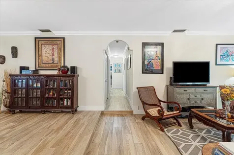 9350 SW 77th Street Miami FL 33173