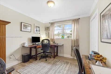 9350 SW 77th Street Miami FL 33173
