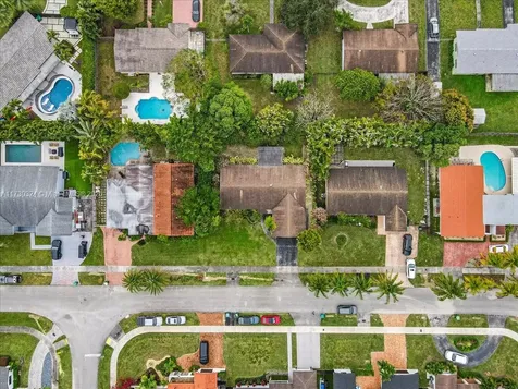 9350 SW 77th Street Miami FL 33173
