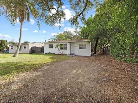 6316 Grant Street Hollywood FL 33024