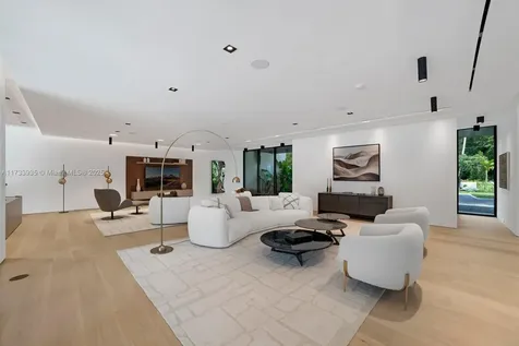 4040 Kiaora Street Miami FL 33133
