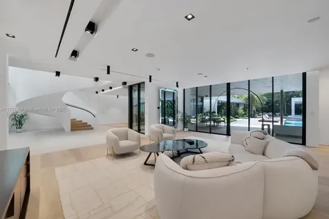 4040 Kiaora Street Miami FL 33133