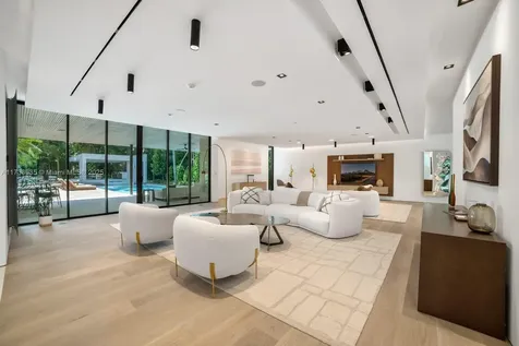 4040 Kiaora Street Miami FL 33133