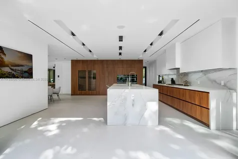 4040 Kiaora Street Miami FL 33133