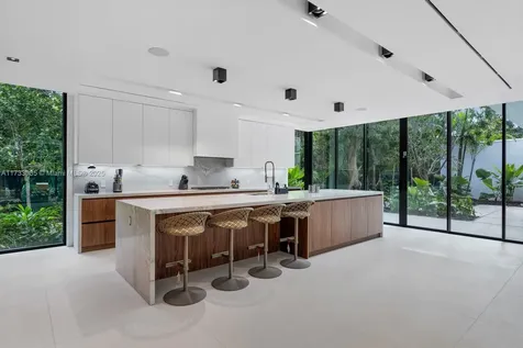 4040 Kiaora Street Miami FL 33133