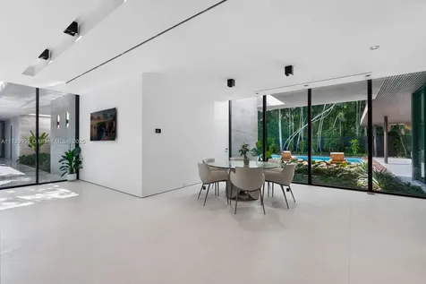 4040 Kiaora Street Miami FL 33133