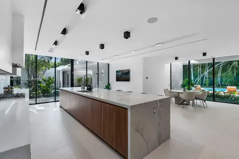 4040 Kiaora Street Miami FL 33133
