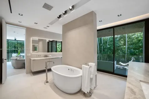 4040 Kiaora Street Miami FL 33133