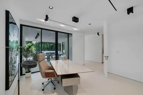 4040 Kiaora Street Miami FL 33133