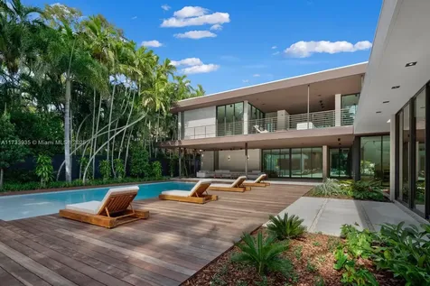4040 Kiaora Street Miami FL 33133