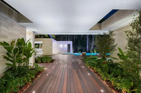 4040 Kiaora Street Miami FL 33133
