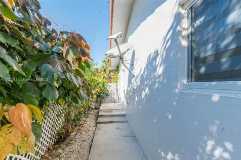 12745 SW 33rd Terrace Miami FL 33175