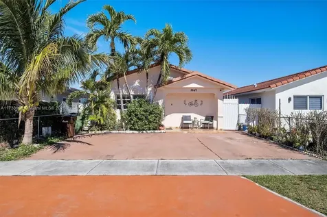 2649 W 70th Place Hialeah FL 33016