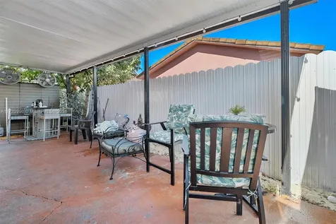 2649 W 70th Place Hialeah FL 33016