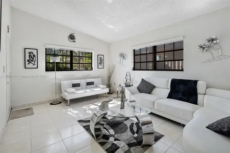 2649 W 70th Place Hialeah FL 33016