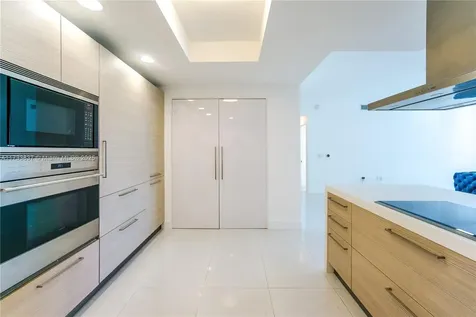 17301 Biscayne Boulevard North Miami Beach FL 33160