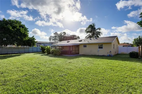 3431 Sapphire Road Lake Worth FL 33462