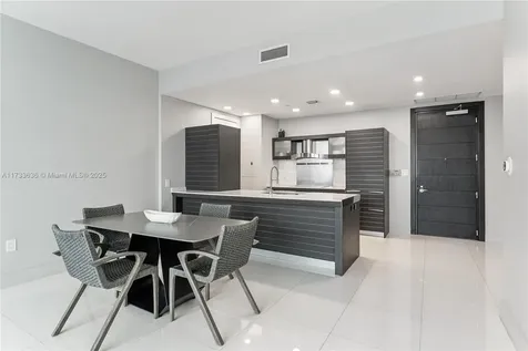 200 Biscayne Boulevard Way Miami FL 33131