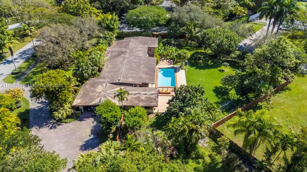 6000 Chapman Field Drive Pinecrest FL 33156
