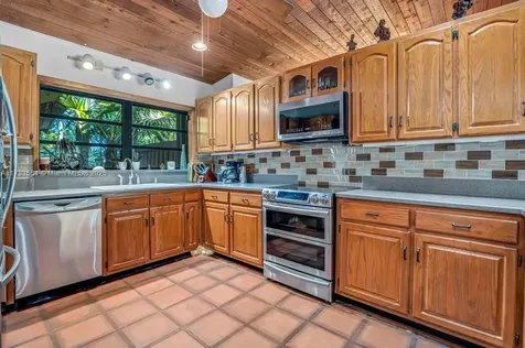 6000 Chapman Field Drive Pinecrest FL 33156