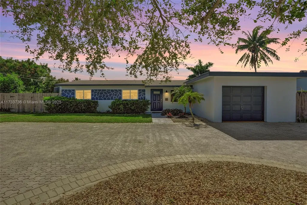 2720 SW 19th Street Fort Lauderdale FL 33312