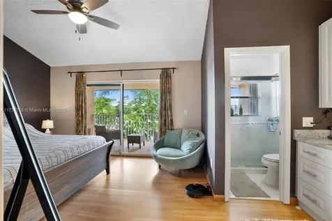 3275 NW 44th Street Oakland Park FL 33309