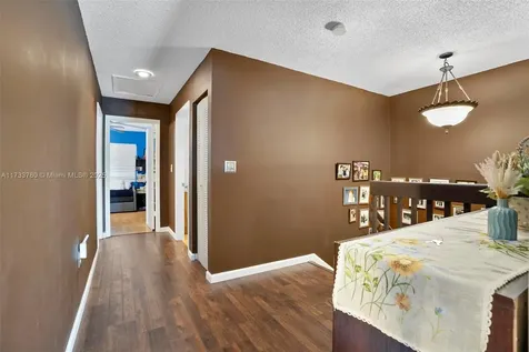 3275 NW 44th Street Oakland Park FL 33309