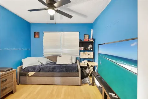3275 NW 44th Street Oakland Park FL 33309
