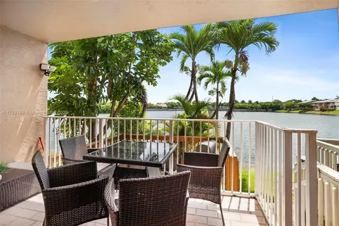 3275 NW 44th Street Oakland Park FL 33309